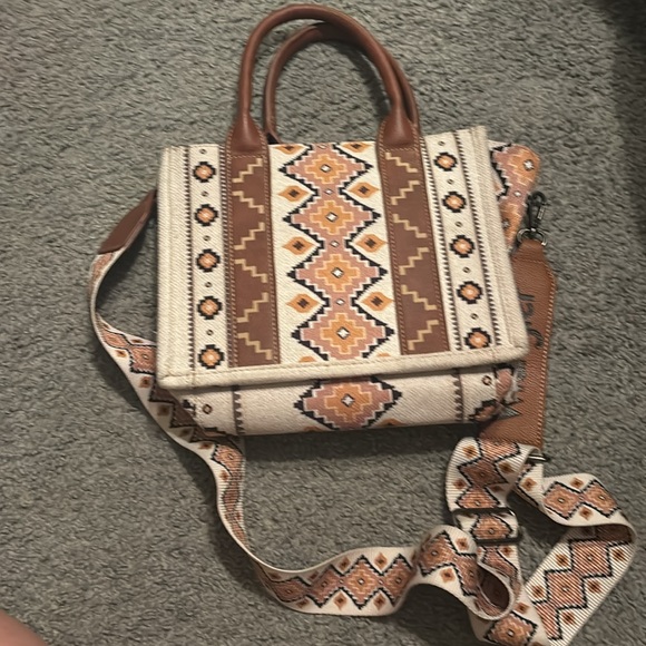 Aztec Wrangler Crossbody/Purse! - Picture 2 of 3